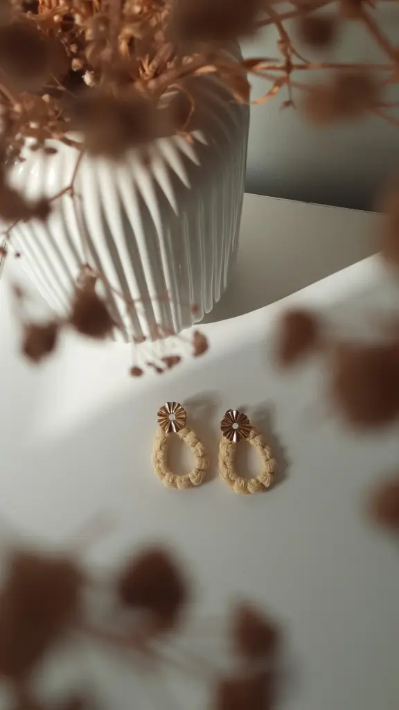 Boucles d'oreilles Fleur Dorée (Ecru et doré)